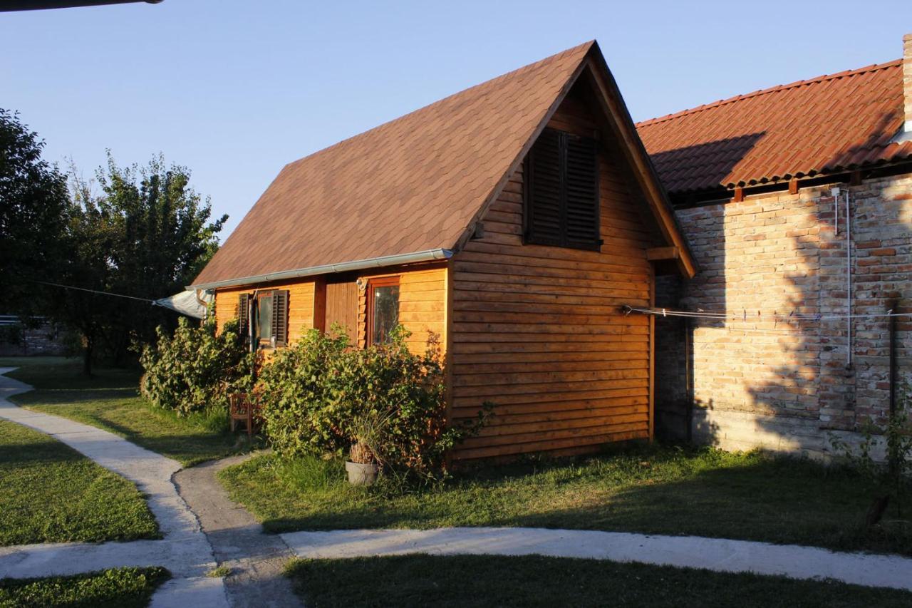 Apartments Osijek By The River Exterior foto